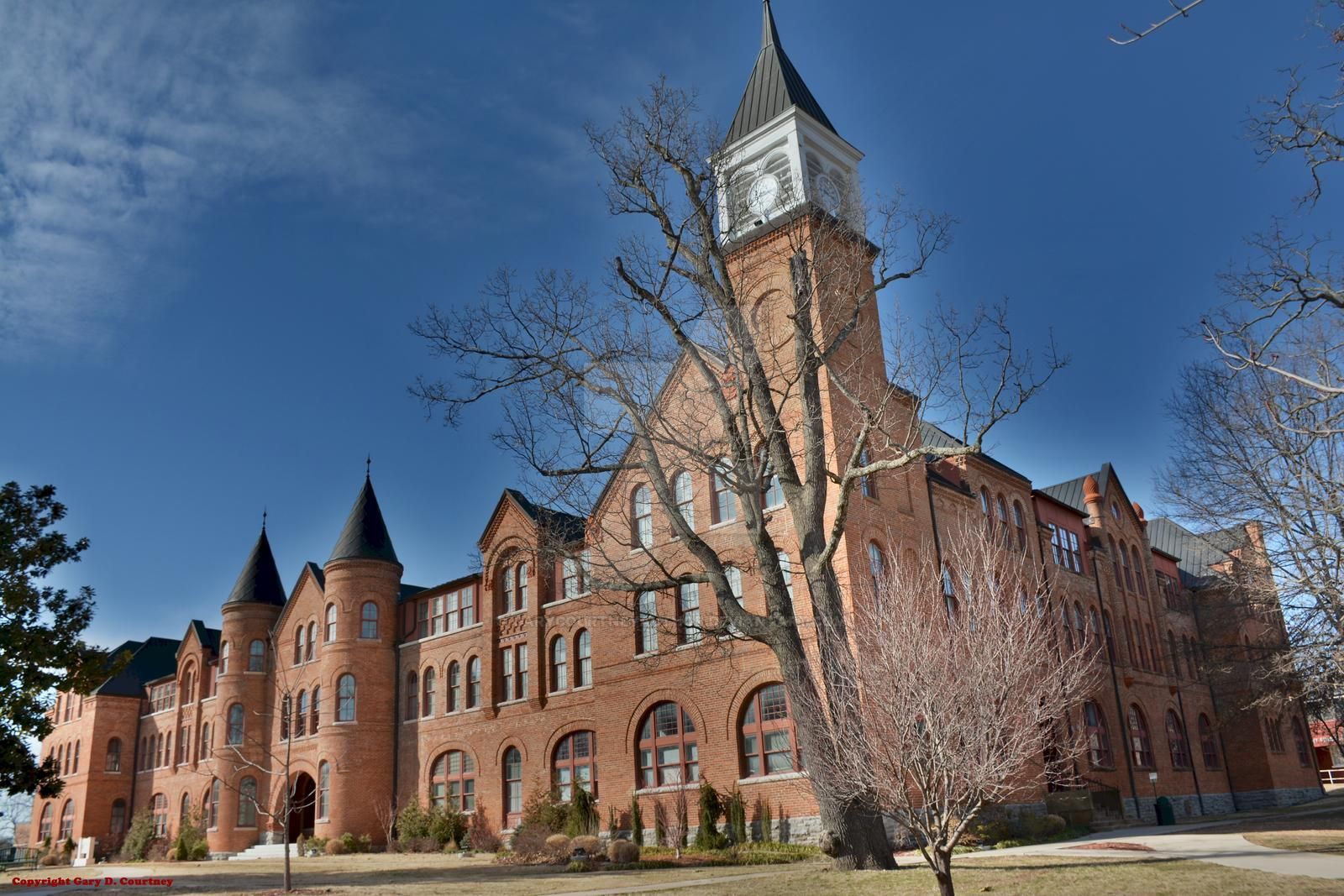 seminary_hall__at_northeastern_state_university_by_garycourtneyauthor_d9vxxxq-fullview.jpg